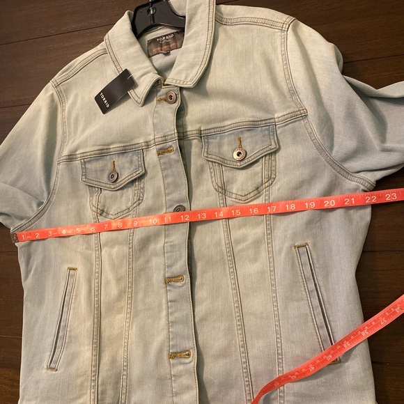 Torrid Women's Light Blue Washed Ombre Denim Jacket Size 2 Feel The Fit Stretch - Picture 11 of 12